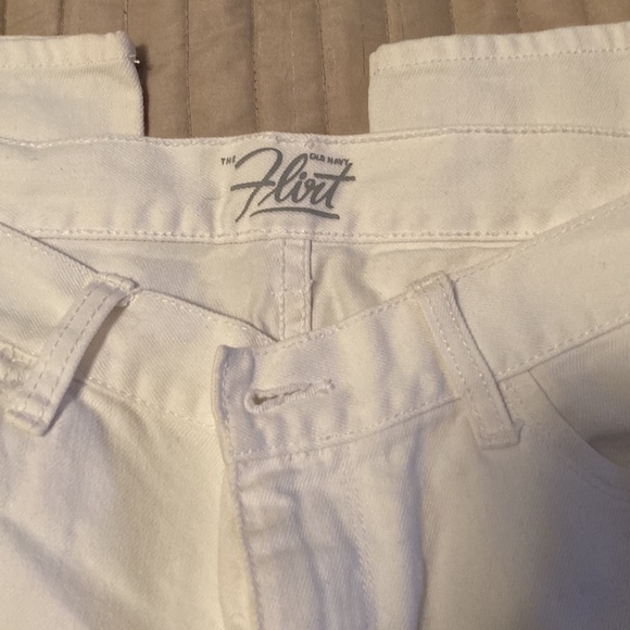 Old Navy Flirt Capris - Picture 2 of 5